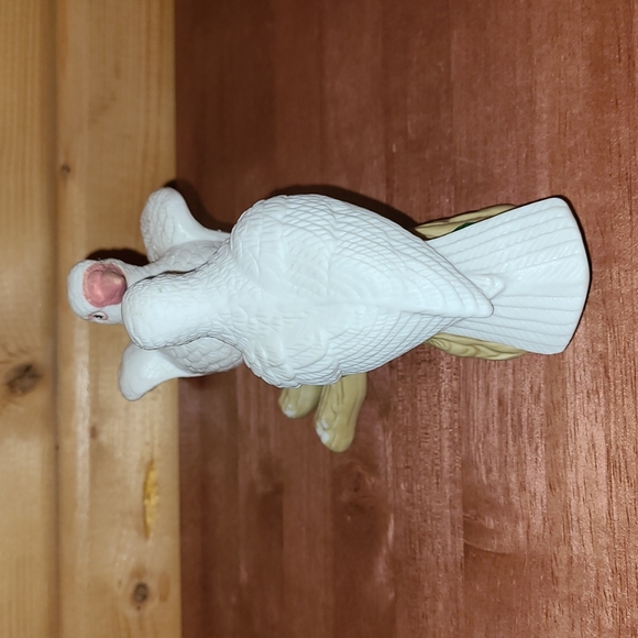 Vintage PR Lovebirds Doves Sea Gulls or Pigeons on Driftwood Branch with Flowers - Picture 2 of 10